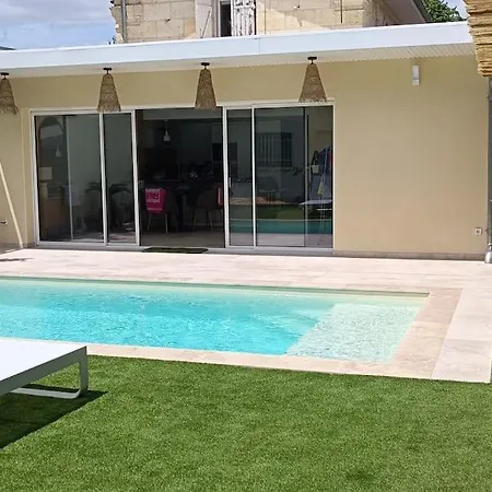 Maison En Pierre Avec Sa Piscine Chauffee *